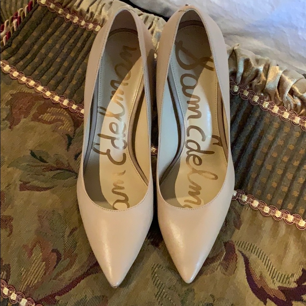 Sam Edelman nude pumps